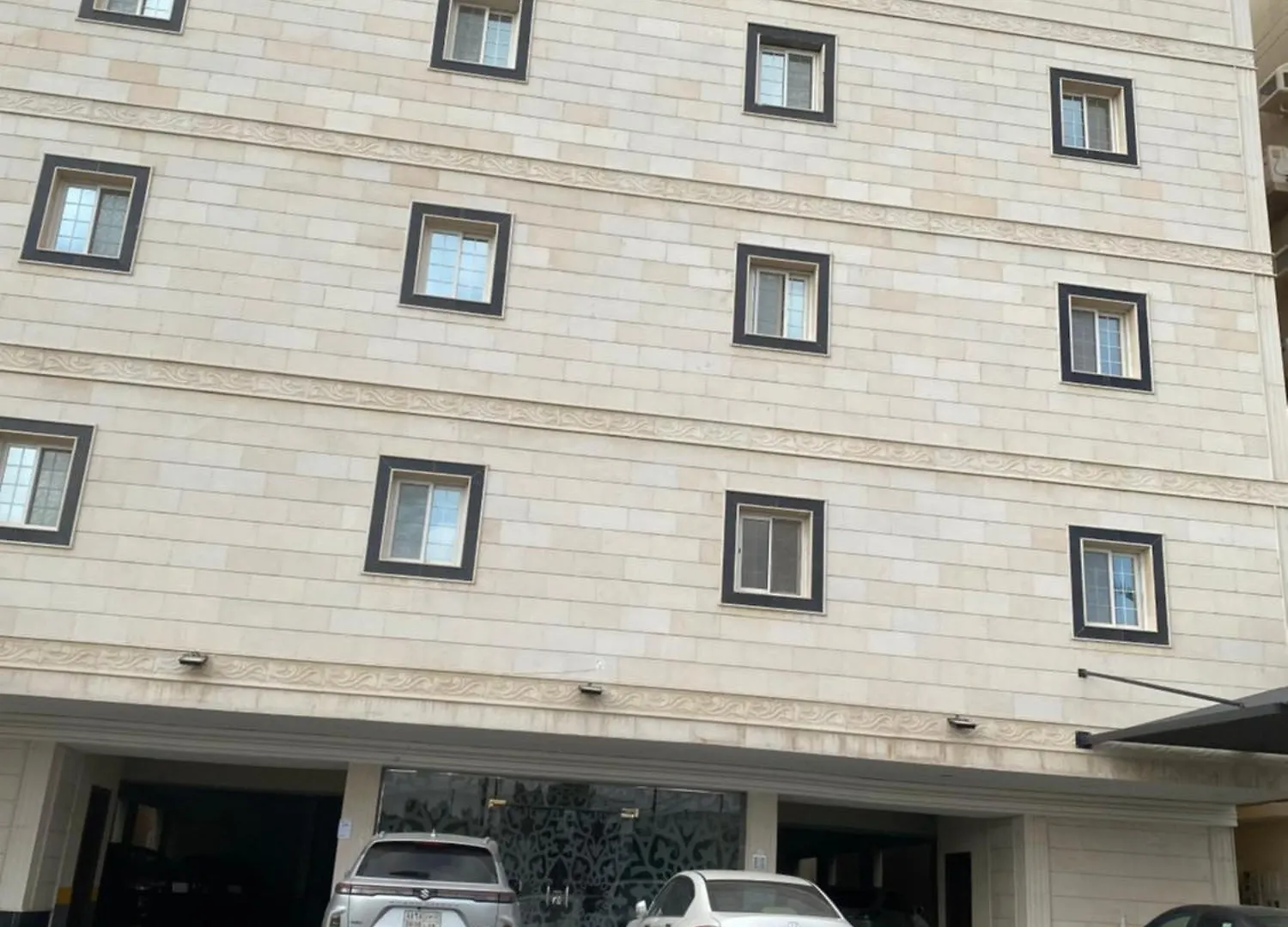 يقع المسكن في مدينة جدة الساحليه Lägenhet Jidda
